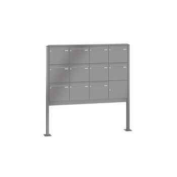 LEABOX 11er freistehende Briefkastenanlage in RAL 6005 (Fußplatten) - LEA3